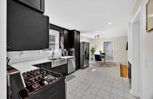 North Charleston House | The Brick House Manor