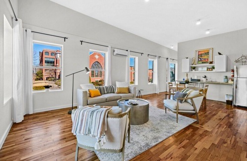 Fayetteville House | The Brick House - Walk DT or U of A - 3 Suites