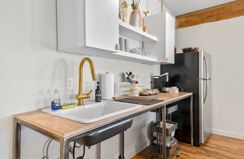 Fayetteville House | The Brick House - Walk DT or U of A - 3 Suites