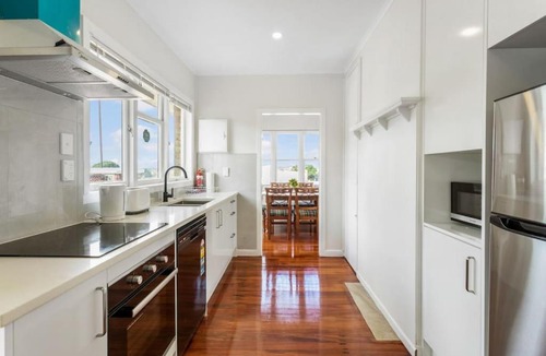 Mount Wellington House | The Brickstone Home with Deck and Parking