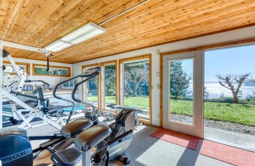 North Bend House | The Bridge and Balcony