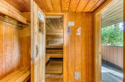 North Bend House | The Bridge and Balcony