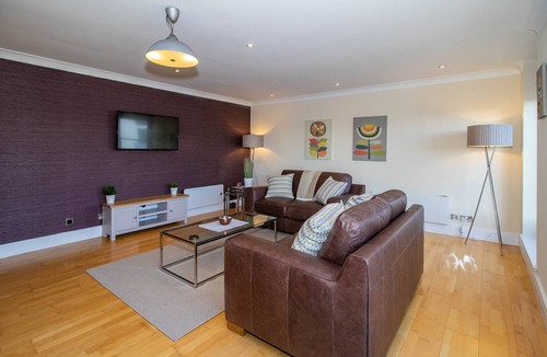 City Centre Glasgow Apartment | The Bridge - Apartment Two