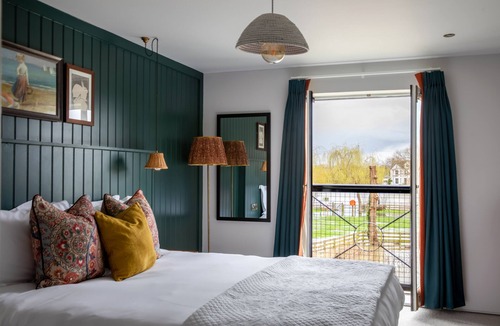 Runnymede Hotel | The Bridge Hotel