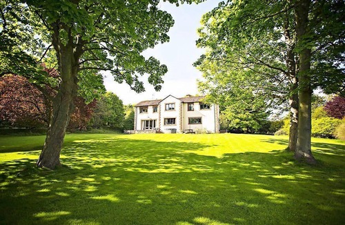 Dunbar House | The Bridge House, Dunbar including hot tub