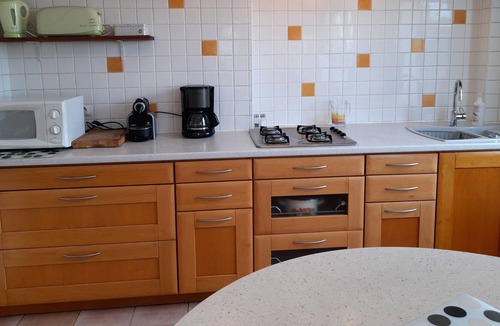 Les Arceaux Apartment | The bright - 2 bedroom air-conditioned apartment