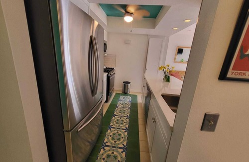 Deepwell Estates Condo | The Bright & Serene 1B Biltmore Condo