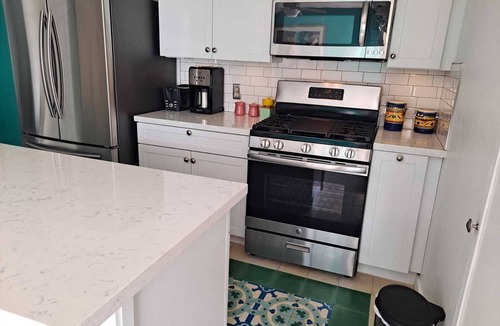 Deepwell Estates Condo | The Bright & Serene 1B Biltmore Condo