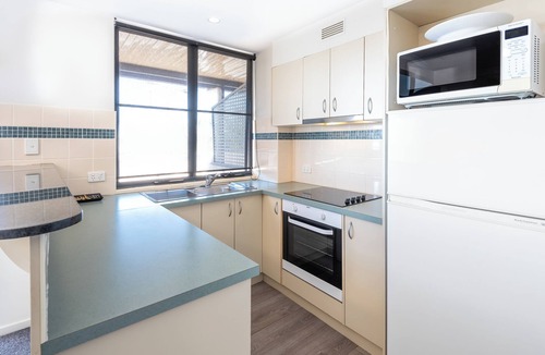 Toronto Hotel | The Brighton Apartments