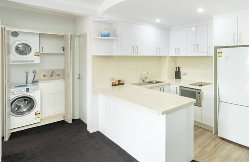 Toronto Hotel | The Brighton Apartments