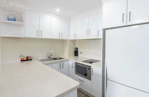 Toronto Hotel | The Brighton Apartments