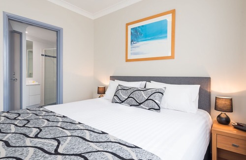 Toronto Hotel | The Brighton Apartments