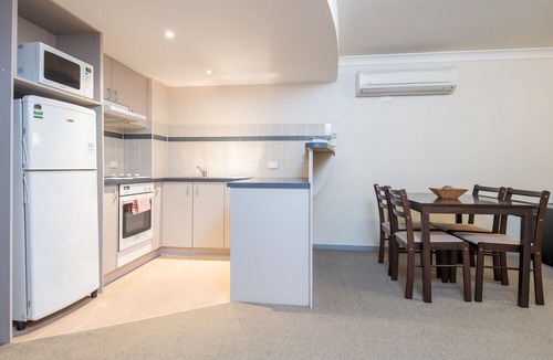 Toronto Hotel | The Brighton Apartments