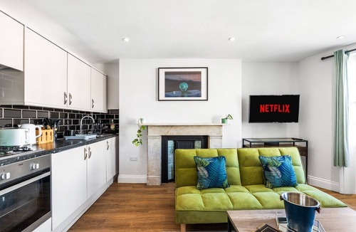 Hove Apartment | The Brighton Escape Awaits – 2 Bed in Brunswick!