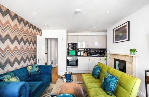 Hove Apartment | The Brighton Escape Awaits – 2 Bed in Brunswick!