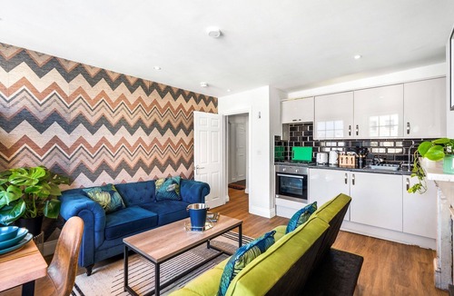 Hove Apartment | The Brighton Escape Awaits – 2 Bed in Brunswick!