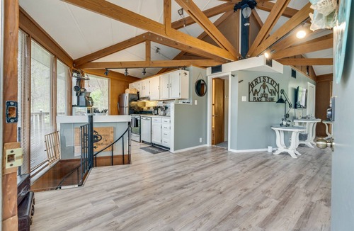 Bristol House | The Bristol Tree House 2 br/2ba