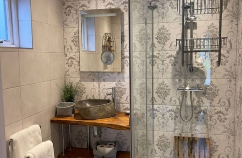 Meldreth Bed & Breakfast | The British Queen