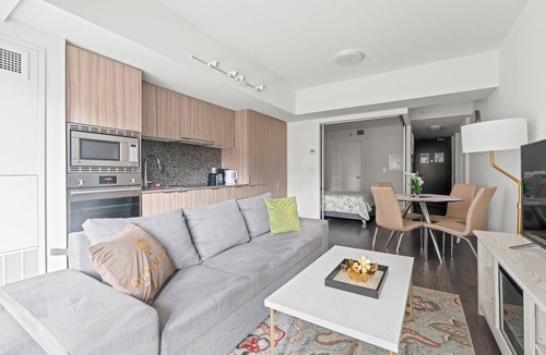 Bay Cloverhill Apartment | The Britt Condos in Downtown Toronto