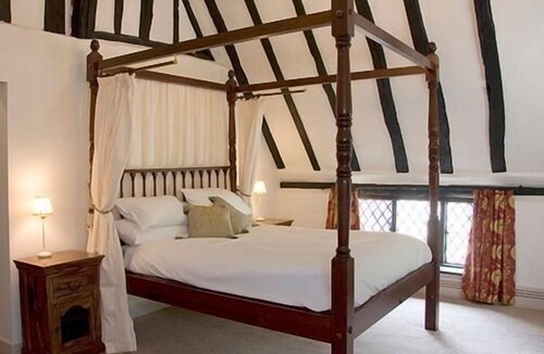 Welwyn Hotel | The Brocket Arms