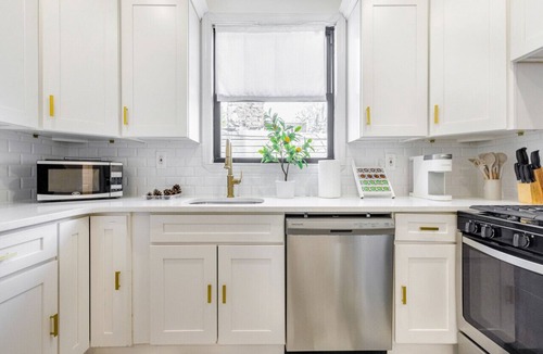 East New York Villa | The Brooklyn Brydge Unit
