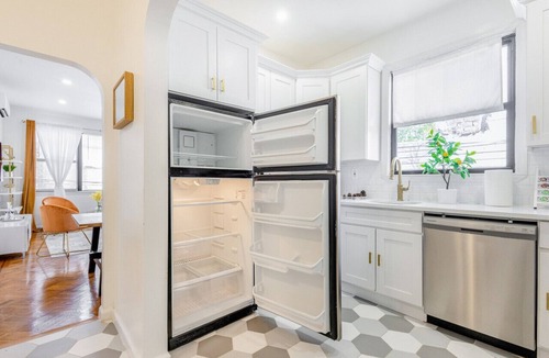 East New York Villa | The Brooklyn Brydge Unit