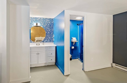 Hillsdale Apartment | The Brooks Motel: Exceptional Suite