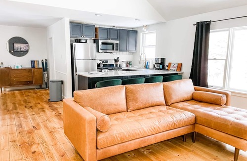 East Dover House | The Brookside Lodge & Cottage