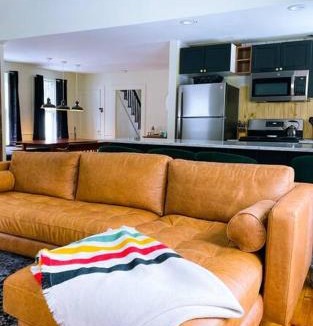 East Dover House | The Brookside Lodge & Cottage