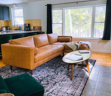 East Dover House | The Brookside Lodge & Cottage