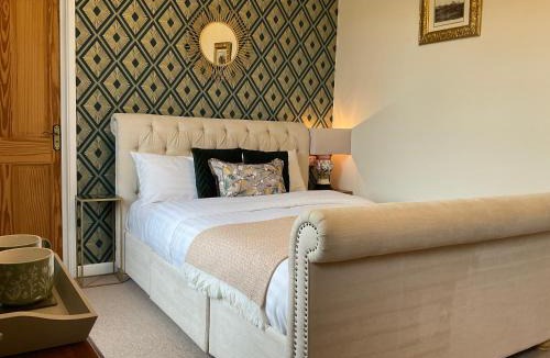 Mortimer West End House | The Broomsquire