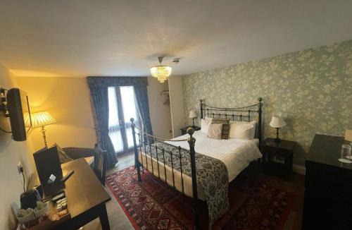 Hundall Hotel | The Bubble Inn Hotel