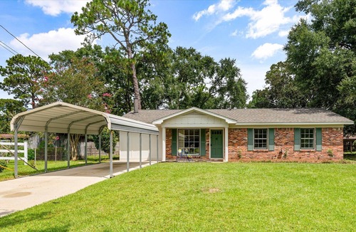 Mobile House | The Buck House- Family Friendly Near USA Campus, Golf & Tennis