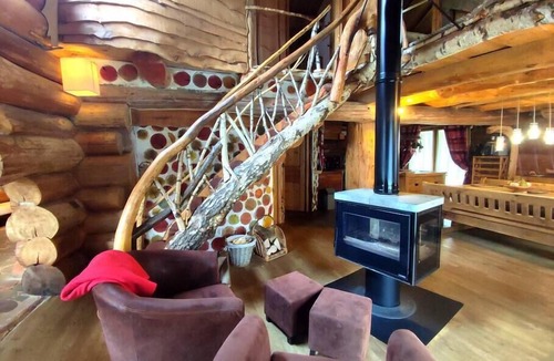 Tendon Ski Chalet | The BuckeyLodge, an enchanting spot next to the waterfalls