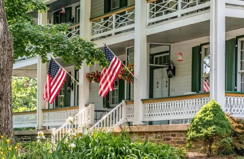 Harper Bed & Breakfast | The Buckhorn Project - Historic Inn Private Queen