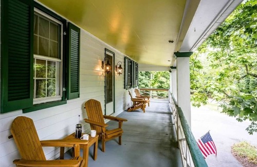 Harper Bed & Breakfast | The Buckhorn Project - Historic Inn Private Queen