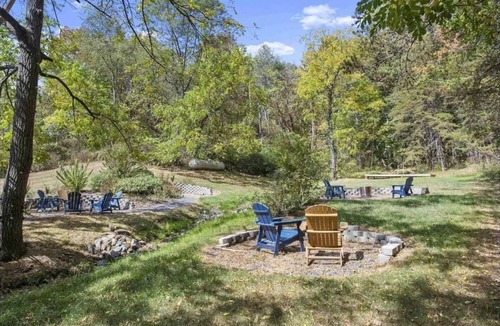 Harper Bed & Breakfast | The Buckhorn Project - Historic Inn Private Queen