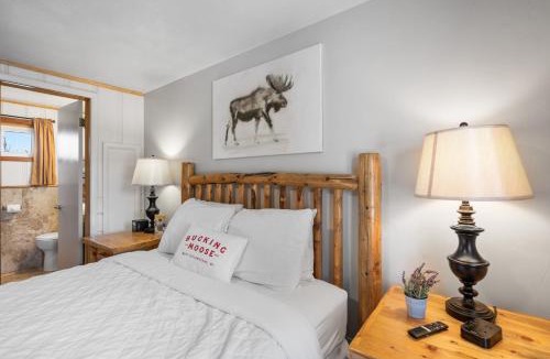 West Yellowstone Hotel | The Bucking Moose