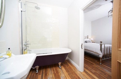 Twyford Bed & Breakfast | The Bugle Inn Twyford