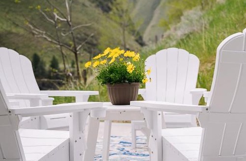 Riggins House | The Building On The River R&R