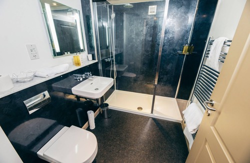 Eye Hotel | The Bull Auberge