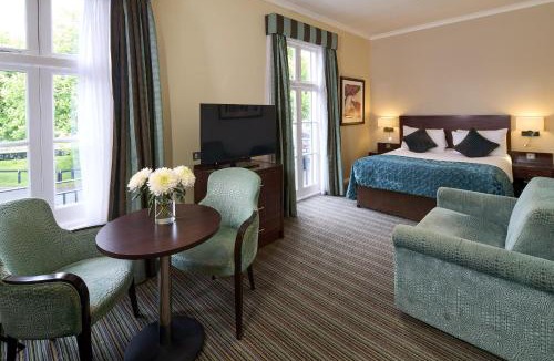 Gerrards Cross Hotel | The Bull