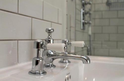 Quenington Hotel | The Bull Hotel