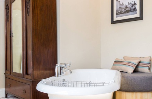 Olney Hotel | The Bull Hotel