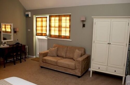 Rolvenden Bed & Breakfast | The Bull Inn Lodges