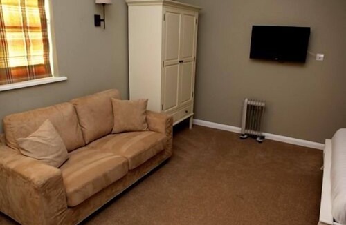 Rolvenden Bed & Breakfast | The Bull Inn Lodges