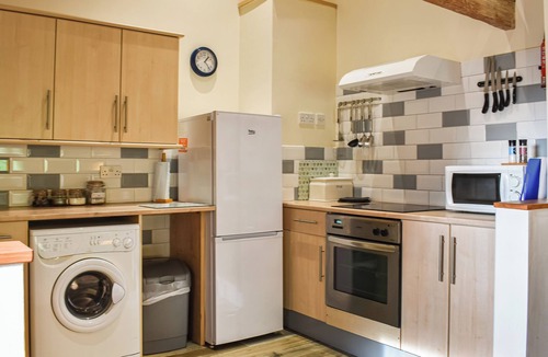 Compton Cottage | The Bull Pen - 17320