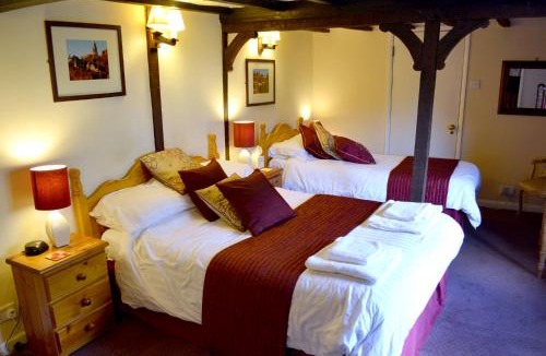 Chelmarsh House | The Bull's Head Inn