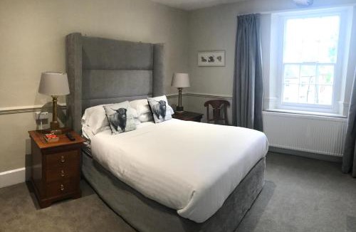 Hartshorne Hotel | The Bulls Head