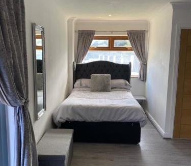 Gildersome House | The Bungalow